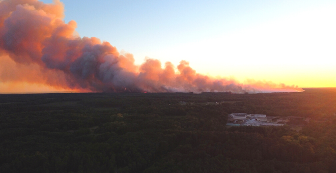 Francia sufre varios incendios que causan la evacuación de más de 11.000 personas