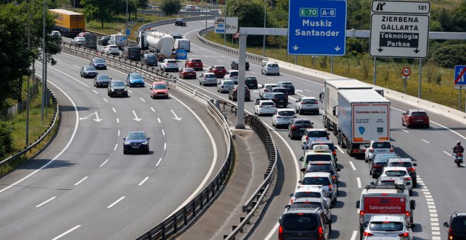 Accidentes y retenciones abren la segunda quincena de julio en las carreteras mientras aumentan los controles de tráfico