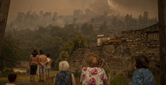 Los incendios forestales arrasan Extremadura y Castilla y León