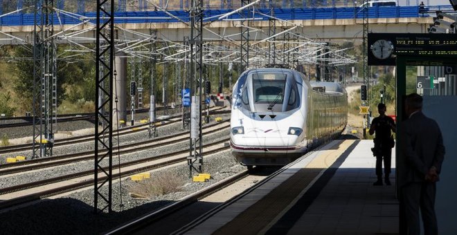 Cerca de 2.000 afectados por retrasos en las líneas de AVE a Andalucía y Levante tras una incidencia en Torrejón de Velasco