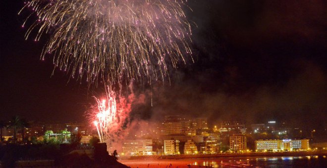 Vuelven los fuegos artificiales, un "símbolo" de las fiestas de Santander