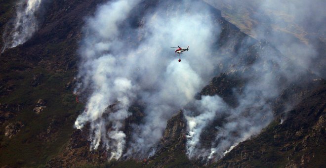 España se enfrenta a la peor ola de incendios de la serie histórica