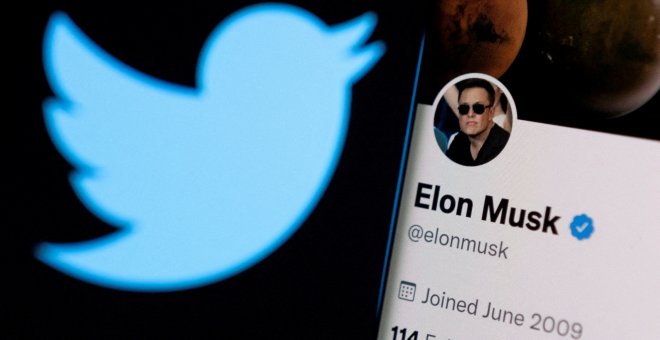 Elon Musk expulsa a todo el consejo de administración de Twitter y planea cobrar por tener una cuenta verificada