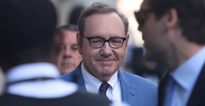 Kevin Spacey condenado a pagar 31 millones de dólares a la productora de 'House of cards' por su comportamiento