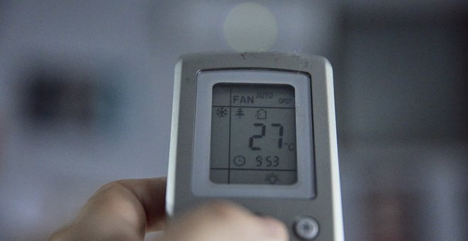 Límite de temperaturas a 27 grados y apagón de escaparates: primeras medidas de ahorro energético que entran en vigor