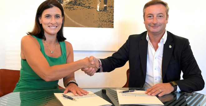 El Ayuntamiento de Santander y el Racing firman el convenio para la mejora de los Campos de Sport