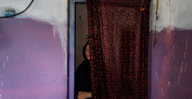 Las mujeres, principal objetivo de la represión talibán un año después de la caída de Kabul