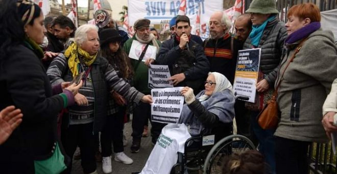 Colectivos de DDHH en Argentina exhiben su respaldo a la causa del franquismo