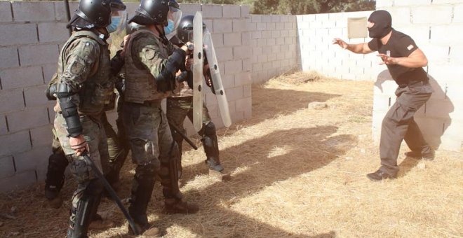 Los líderes del campamento paramilitar de León, expertos en represión de protestas