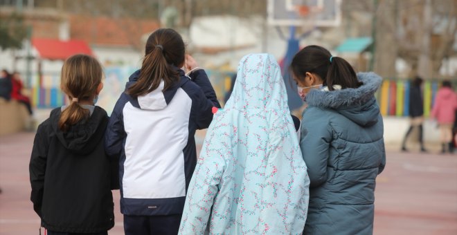 Familias y docentes se preparan para una 'vuelta al cole' marcada por el aumento de los gastos y la incertidumbre