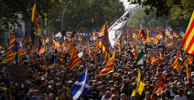 Miles de personas se suman a una manifestación de la ANC por la Diada sin la presencia de la cúpula de ERC