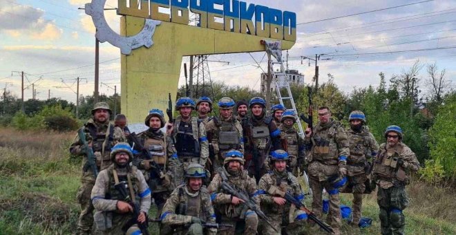 La contraofensiva ucraniana abre brechas en Rusia y reclama la movilización total