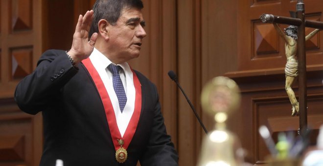 El oscuro pasado del exmilitar que podría suceder a la presidenta de Perú