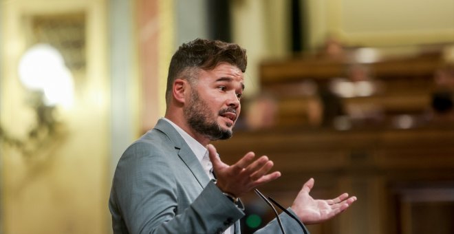 Gabriel Rufián explica a una diputada de Vox que el bilingüismo es "un triunfo de la clase trabajadora" de la única manera posible