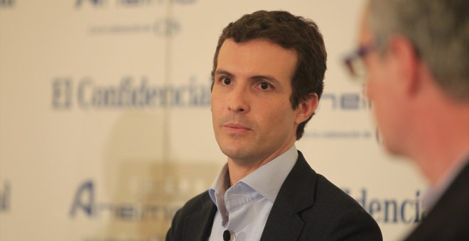 Así es el texto machista que escribió Pablo Casado en el colegio mayor donde jóvenes proclaman insultos misóginos