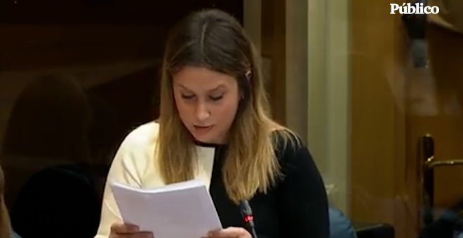 Alejandra Jacinto lee a Ayuso la carta de la hija de una de las fallecidas en las residencias de Madrid