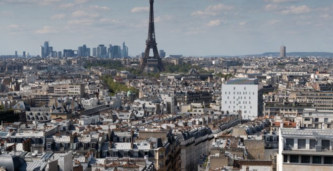 Hallado el cadáver de una niña de doce años en un baúl en París
