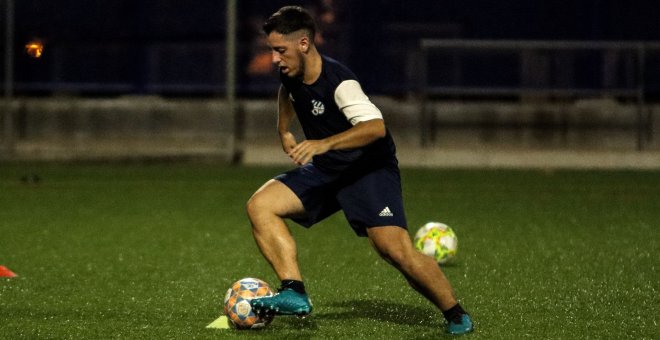 Álex Alcaide, delantero trans: "El fútbol es un deporte muy machista"