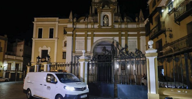 Exhumados los restos del general franquista Queipo de Llano de la basílica de La Macarena