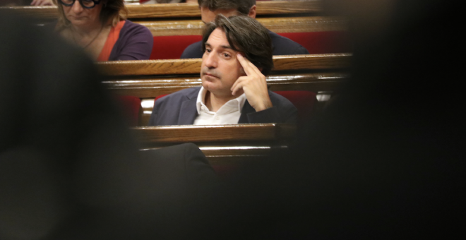 El Parlament sanciona Dalmases amb 600 euros i una amonestació per intimidar una periodista de TV3