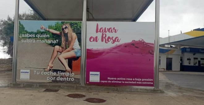 Denuncian a unas estaciones de servicio por el "uso sexista" en su publicidad