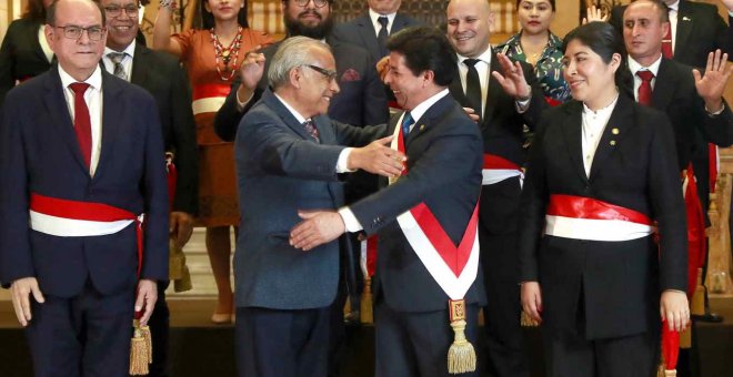 El congreso de Perú provoca la caída de otro gabinete de Castillo