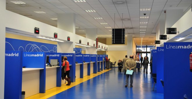 Obligan a los trabajadores del 010 a recuperar el tiempo invertido para ir al baño durante su jornada laboral