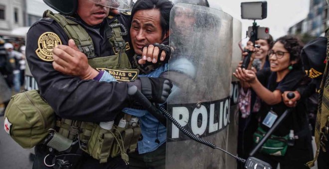 América Latina y Europa claman por restaurar el orden constitucional en Perú