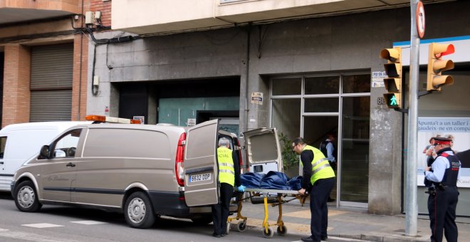 Detenen la parella de la dona trobada morta al traster de casa seva a Lleida