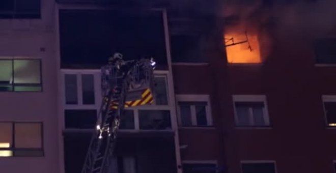 Desalojadas 40 viviendas por un incendio en un barrio de Bilbao