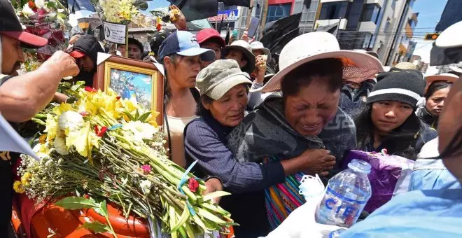 Perú se viste de luto tras la brutal represión que deja 48 muertos en un mes
