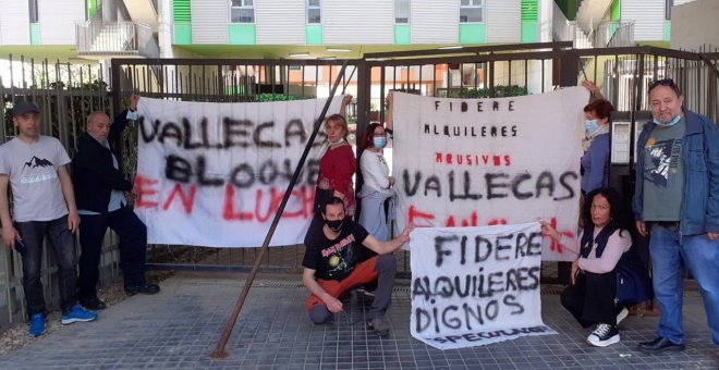 Una mujer con discapacidad enfrenta su desahucio de la vivienda social que Ana Botella vendió al fondo buitre Blackstone