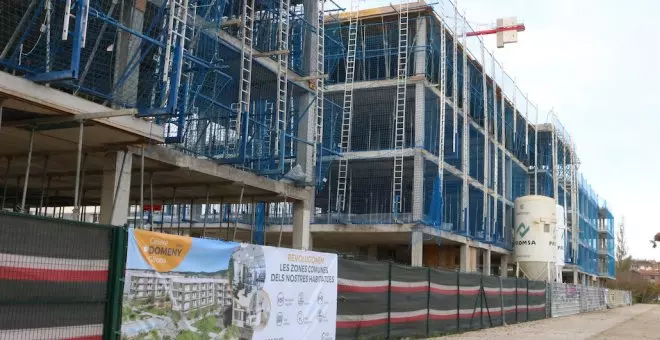 Crítiques a la possibilitat de limitar la compra d'habitatge als estrangers per contenir-ne els preus