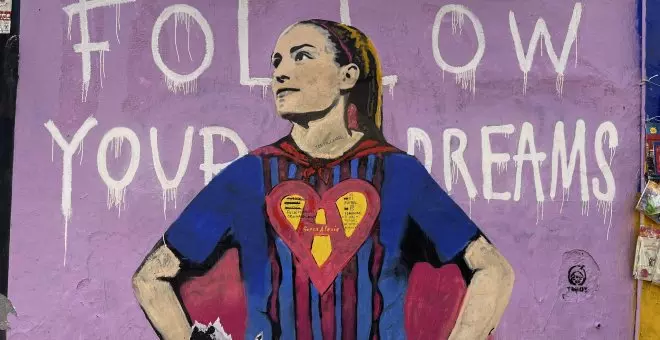 Vandalizan el mural de Alexia Putellas con proclamas machistas y homófobas: "Ni fútbol, ni femenino"