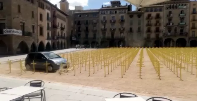 Condemnat per conducció temerària l'home que va envestir a tota velocitat les creus grogues a la plaça Major de Vic