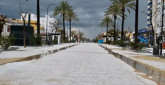 Una fuerte granizada provoca inundaciones en la localidad gaditana de Sanlúcar de Barrameda