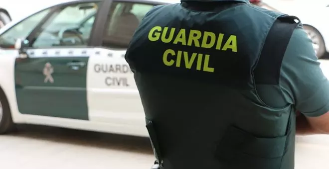 Un guardia civil fuera de servicio detiene a un hombre robando en Astillero