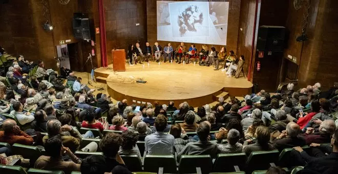 La Complutense homenajea a antiguos alumnos antifranquistas encarcelados por pintar "¡Viva la Universidad Libre!"