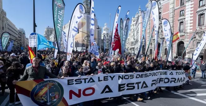 Otras miradas - Manifestaciones de policías contra las modificaciones de la 'ley mordaza': el derecho administrativo del enemigo