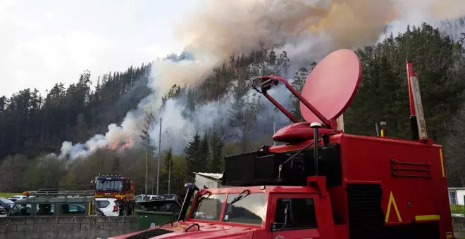 Asturias rebaja el nivel de alerta tras estabilizar los incendios y Castelló lucha por un posible reavivamiento de las llamas