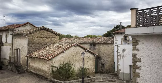 Un hombre quebranta la orden de alejamiento de su exmujer y hiere a su hija en Navarra