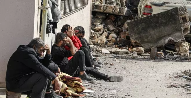 Denuncian torturas y malos tratos de la policía turca en las zonas devastadas por el terremoto