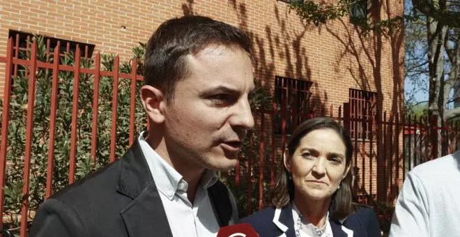 El PSOE arremete contra Ayuso por prorrogar el contrato a la empresa que reparte comida podrida en las residencias