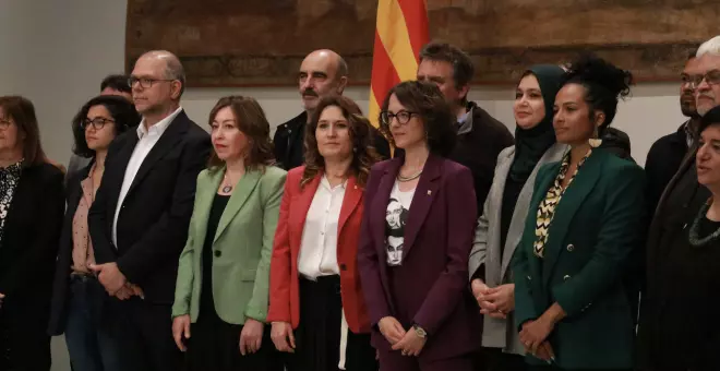 Govern, periodistes i partits, excepte Vox, Cs i PPC, signen un acord per una campanya lliure de racisme