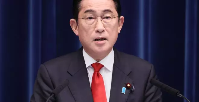 Detenido un hombre por lanzar un explosivo al primer ministro de Japón en un puerto