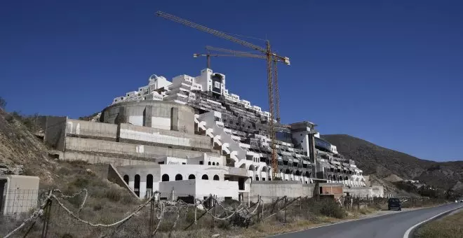 El Algarrobico, más cerca del derribo: los suelos son declarados no urbanizables