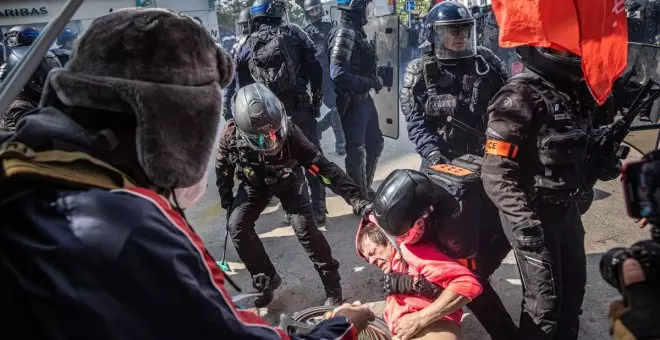 Francia se echa a la calle el 1 de mayo en una histórica protesta contra la reforma de las pensiones de Macron