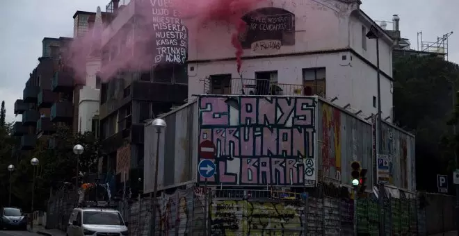 La derecha españolista tensiona el barrio de la Bonanova de Barcelona con la excusa de los dos centros sociales ocupados