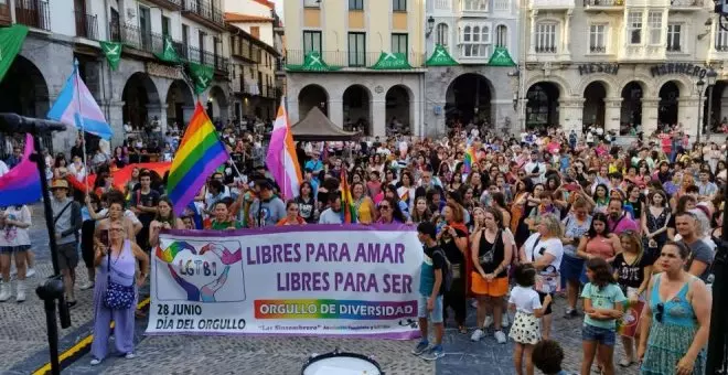 El Ayuntamiento apoya las reivindicaciones del Orgullo y condena los ataques a los símbolos de diversidad