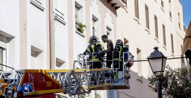 Dos detenidos por quemar a una mujer en el chamizo donde dormía bajo un puente en Madrid